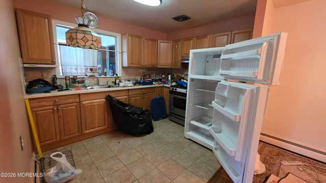 3 Newport Place, Toms River, NJ 08753