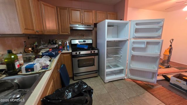 3 Newport Place, Toms River, NJ 08753