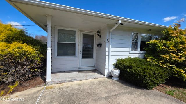 3 Newport Place, Toms River, NJ 08753