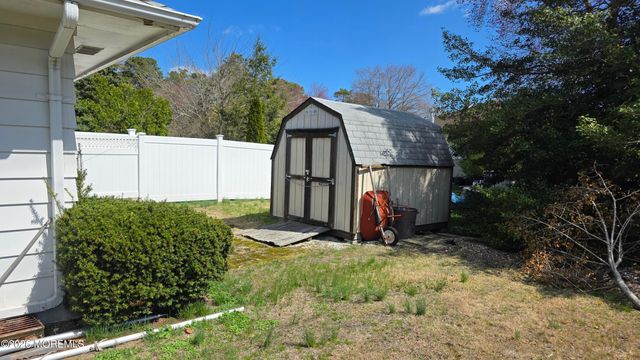 3 Newport Place, Toms River, NJ 08753