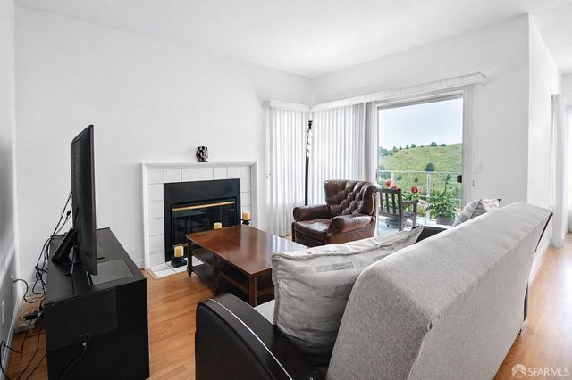 743 Green Ridge Drive 2, Daly City, CA 94014