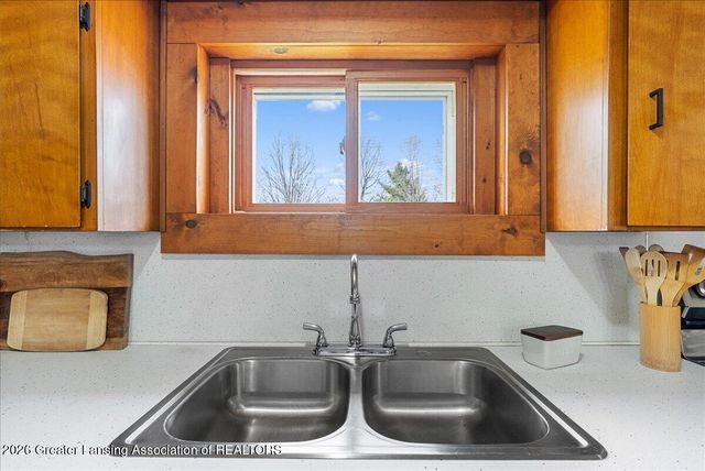 2304 N Chester Road, Charlotte, MI 48813