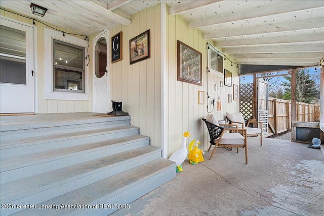 2304 N Chester Road, Charlotte, MI 48813