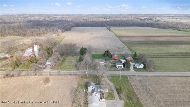 2304 N Chester Road, Charlotte, MI 48813