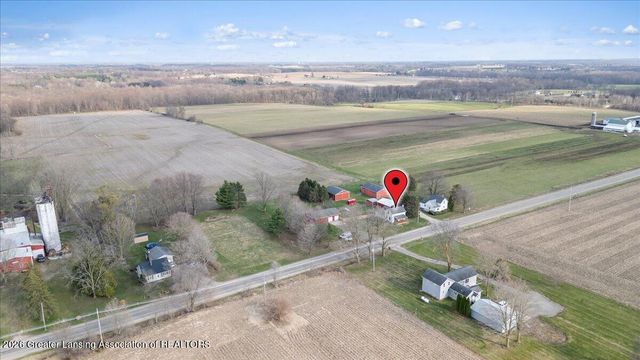 2304 N Chester Road, Charlotte, MI 48813