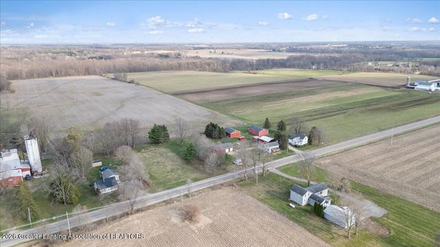 2304 N Chester Road, Charlotte, MI 48813