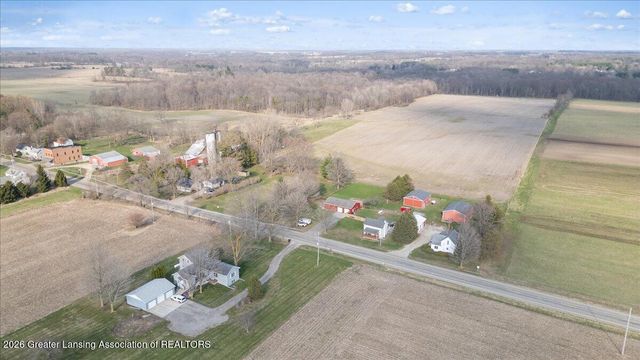 2304 N Chester Road, Charlotte, MI 48813