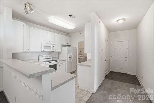 16742 Amberside Road E, Cornelius, NC 28031