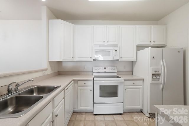 16742 Amberside Road E, Cornelius, NC 28031