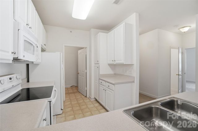 16742 Amberside Road E, Cornelius, NC 28031