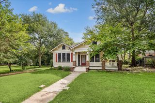 1407 S Baylor Street, Brenham, TX 77833