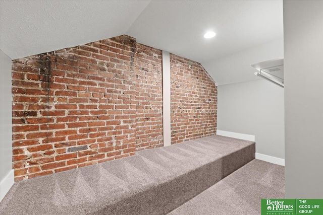 4004 Harney Street, Omaha, NE 68131