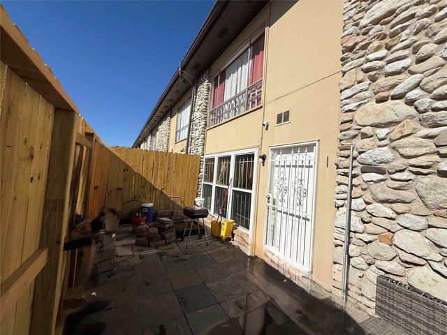 7047 Bissonnet Street 32, Houston, TX 77074