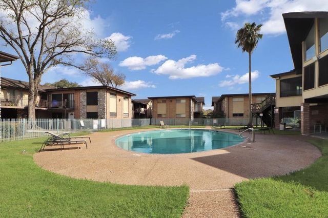 7047 Bissonnet Street 32, Houston, TX 77074