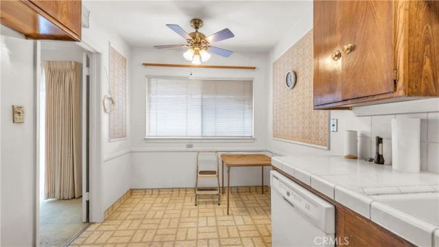 1317 N Brand 15, Glendale, CA 91202