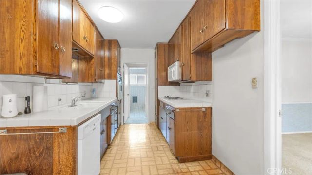 1317 N Brand 15, Glendale, CA 91202