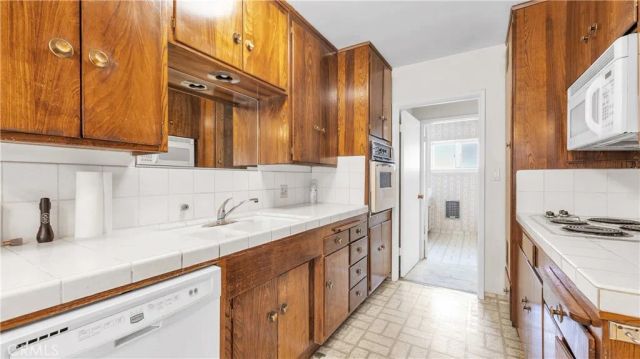 1317 N Brand 15, Glendale, CA 91202