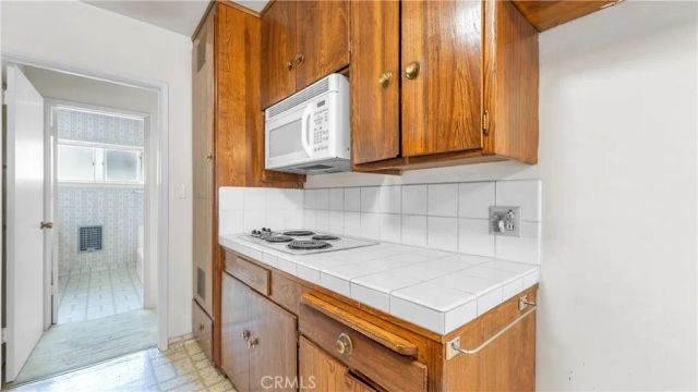 1317 N Brand 15, Glendale, CA 91202