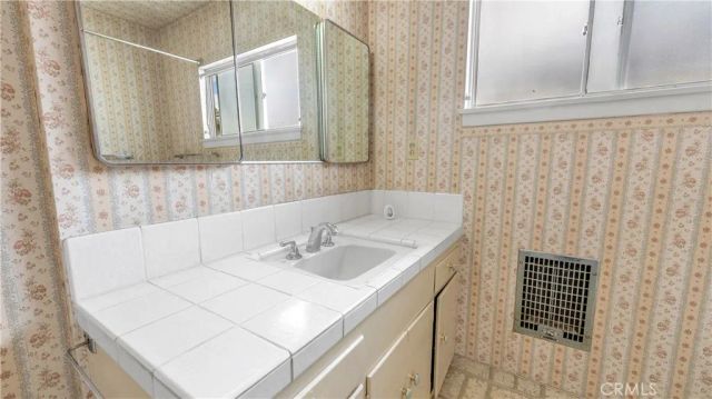 1317 N Brand 15, Glendale, CA 91202