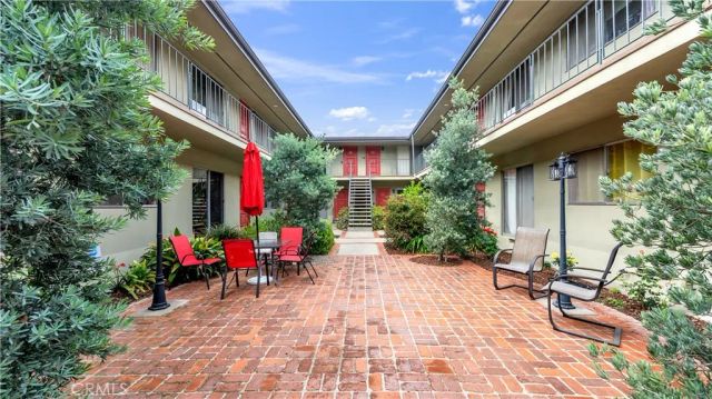 1317 N Brand 15, Glendale, CA 91202