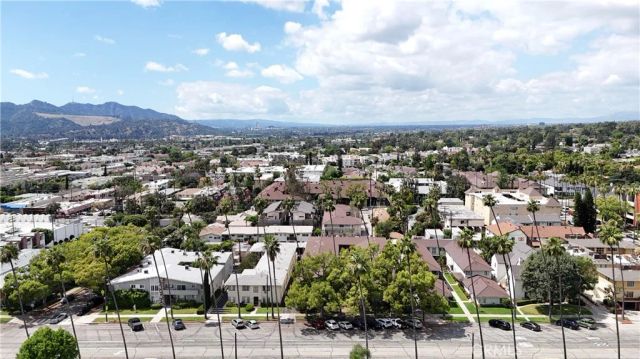 1317 N Brand 15, Glendale, CA 91202