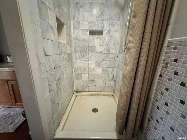 1609 Tina Drive, Murphysboro, IL 62966