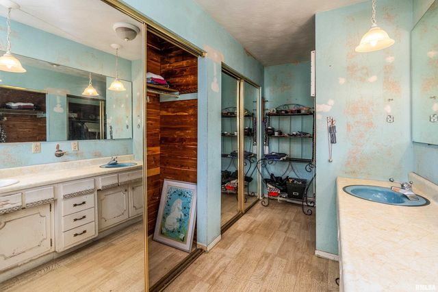 1609 Tina Drive, Murphysboro, IL 62966