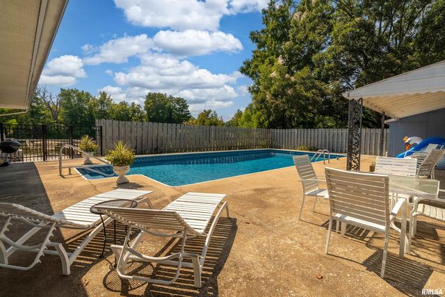 1609 Tina Drive, Murphysboro, IL 62966