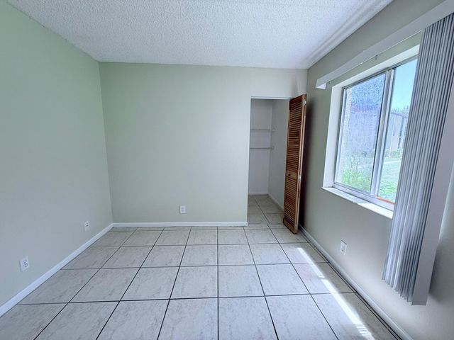 4891 Sable Pine Circle B1, West Palm Beach, FL 33417