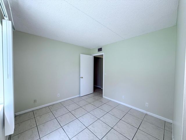 4891 Sable Pine Circle B1, West Palm Beach, FL 33417