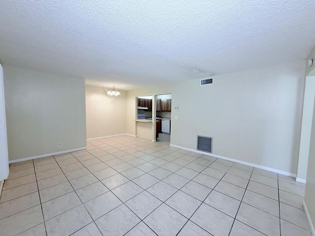 4891 Sable Pine Circle B1, West Palm Beach, FL 33417