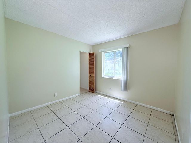 4891 Sable Pine Circle B1, West Palm Beach, FL 33417