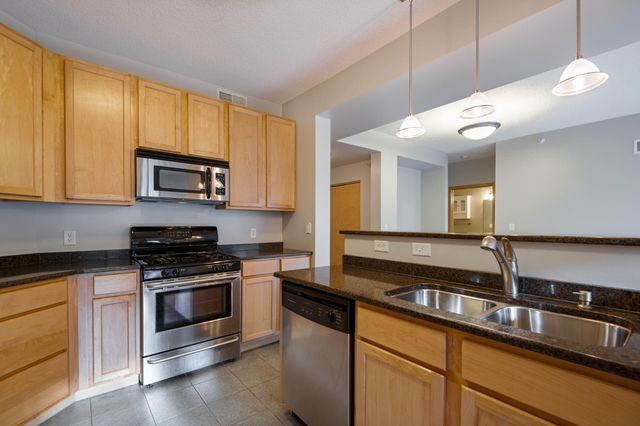 825 Berry Street 207, Saint Paul, MN 55114