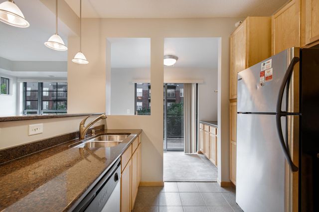 825 Berry Street 207, Saint Paul, MN 55114