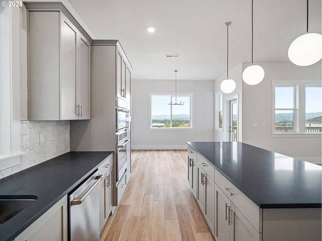 17644 Sw Watchman Ln, Beaverton, OR 97007