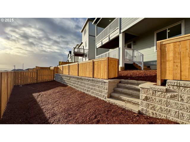 17644 Sw Watchman Ln, Beaverton, OR 97007