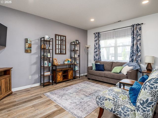 1204 S 28TH Ter, Cornelius, OR 97113