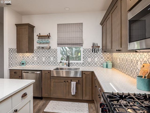 1204 S 28TH Ter, Cornelius, OR 97113