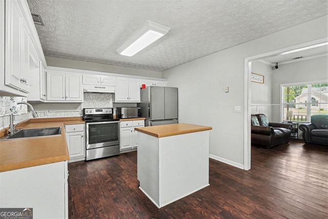 1857 High Green Drive, Statham, GA 30666