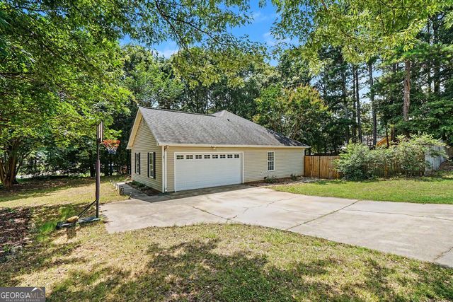 1857 High Green Drive, Statham, GA 30666