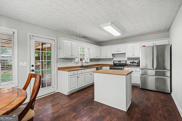 1857 High Green Drive, Statham, GA 30666