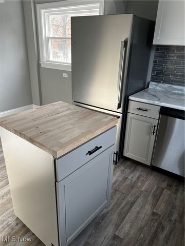 224 7th Street NW, Barberton, OH 44203