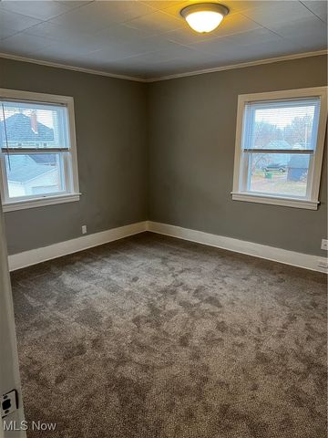 224 7th Street NW, Barberton, OH 44203