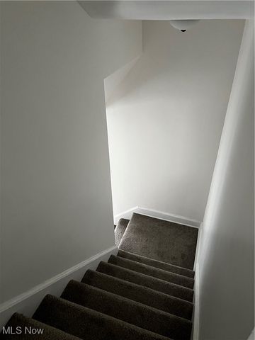 224 7th Street NW, Barberton, OH 44203