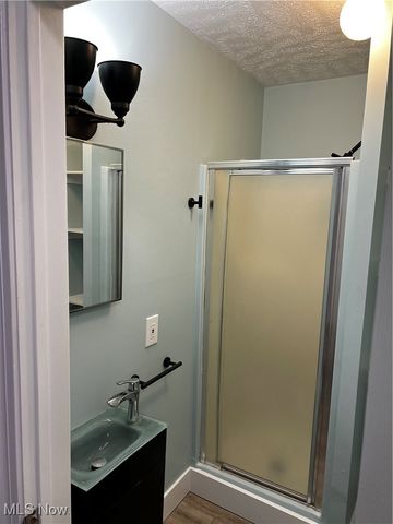 224 7th Street NW, Barberton, OH 44203