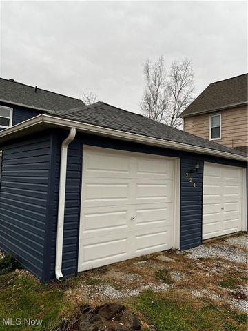 224 7th Street NW, Barberton, OH 44203