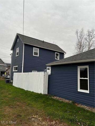 224 7th Street NW, Barberton, OH 44203