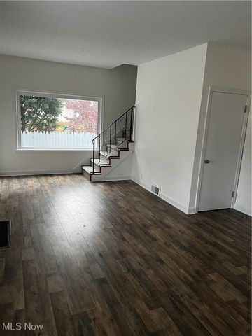 224 7th Street NW, Barberton, OH 44203