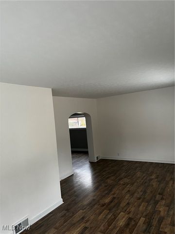 224 7th Street NW, Barberton, OH 44203