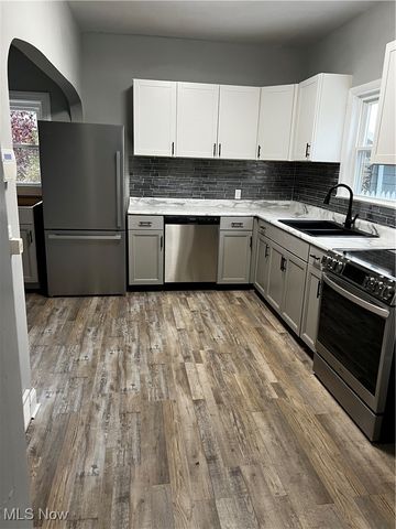 224 7th Street NW, Barberton, OH 44203